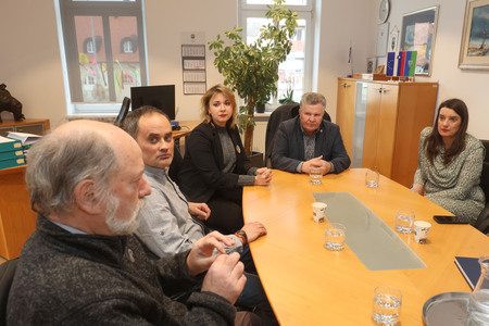 IVO LAH MATEMATIK ZNAMKA OB 130 LETNICI ROJSTVA 06 FOTO LJUBO VUKELIČ